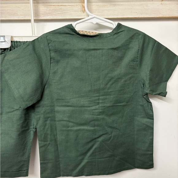 NWT Boy’s Olive Green Linen Set from Sofia Mila boutique 4/5T - Picture 4 of 5